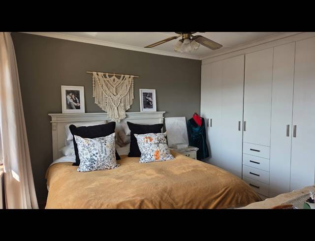 3 BEDROOM APARTMENT FOR SALE IN MOSSEL BAY CENTRAL